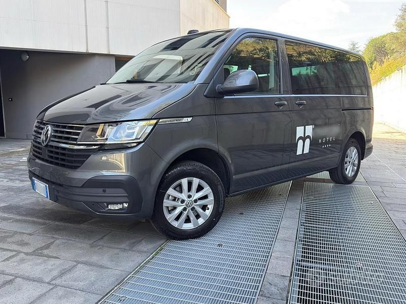 Grigio Usata 2021 VW Multivan Furgone | 41.900 € (Super prezzo) - Immagine 1/4