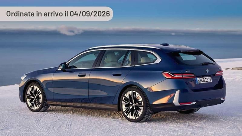 Nuova BMW 530e 299 CV (219 kW) 2025 Argento Station wagon