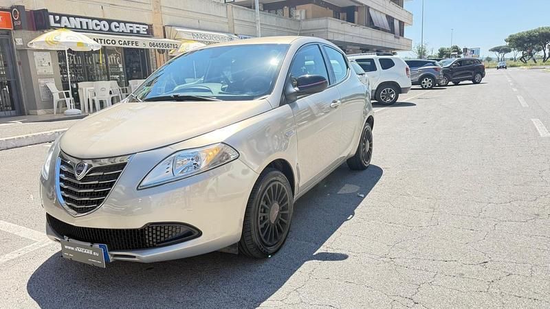 Gebraucht Lancia Ypsilon S 69 PS (50 kW) 2014 Gold Kleinwagen