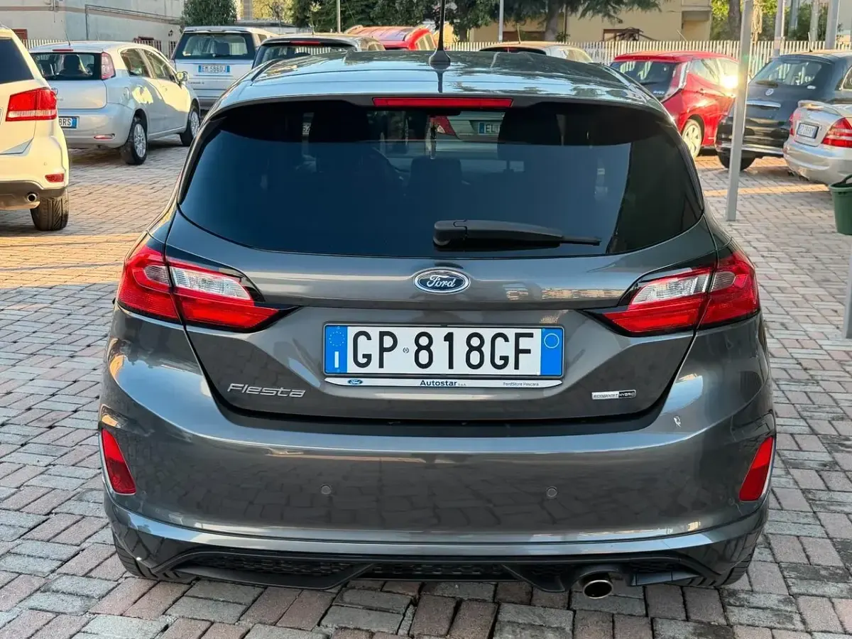 Usata Ford Fiesta ST-Line 125 CV (91 kW) 2023 Grigio Utilitaria