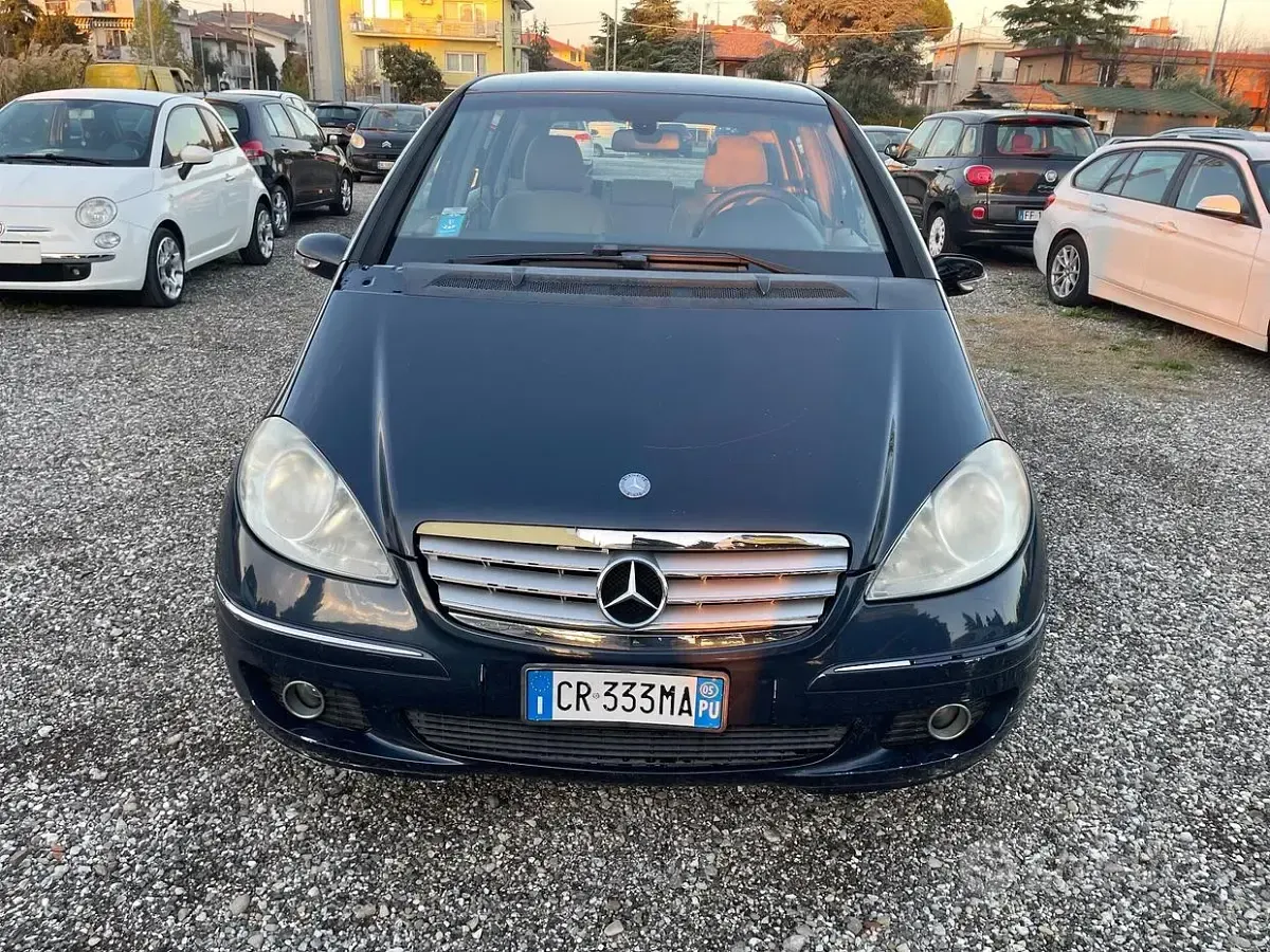 Usata Mercedes A180 Elegance 109 CV (80 kW) 2005 Blu Berlina