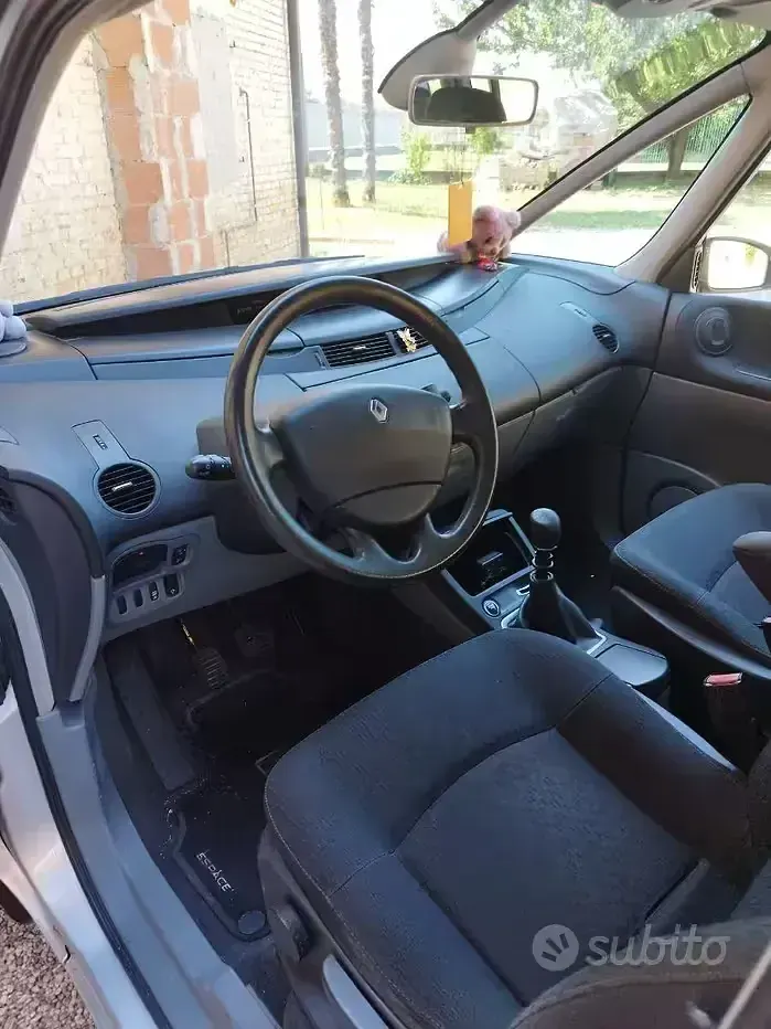 Usata Renault Espace 150 CV (110 kW) 2006 Grigio Monovolume