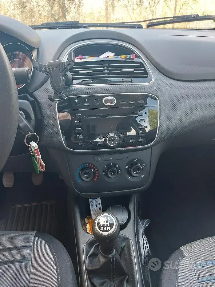 Usata Fiat Punto Evo 75 CV (55 kW) 2015 Bluazzurro Utilitaria