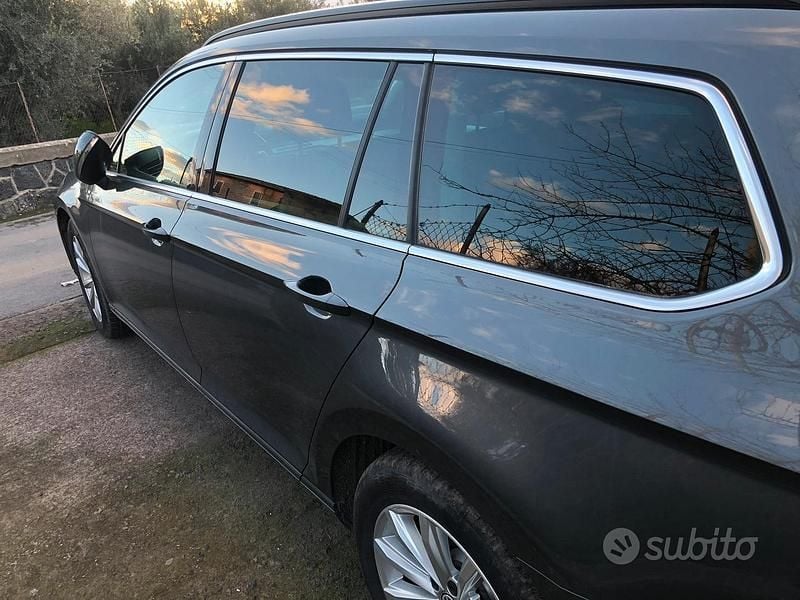 Usata VW Passat 120 CV (88 kW) 2016 Grigio Station wagon