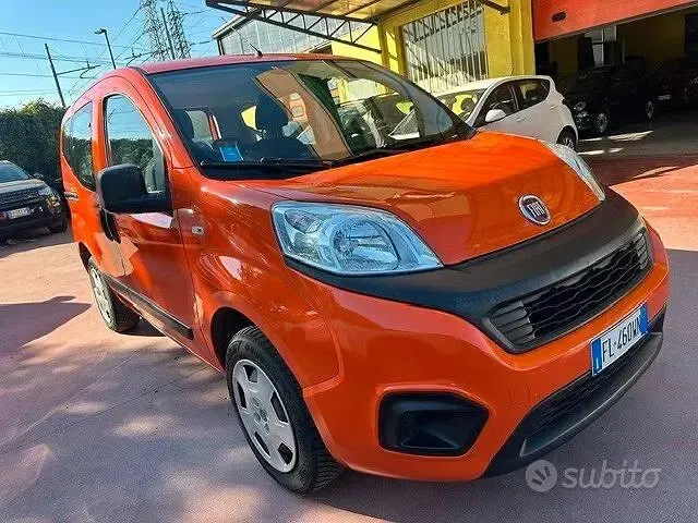 Usata Fiat Qubo Lounge 77 CV (56 kW) 2017 Arancione Monovolume