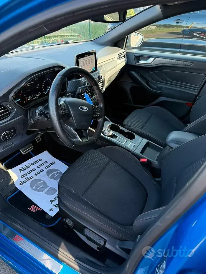 Usata Ford Focus 120 CV (88 kW) 2019 Bluazzurro Berlina