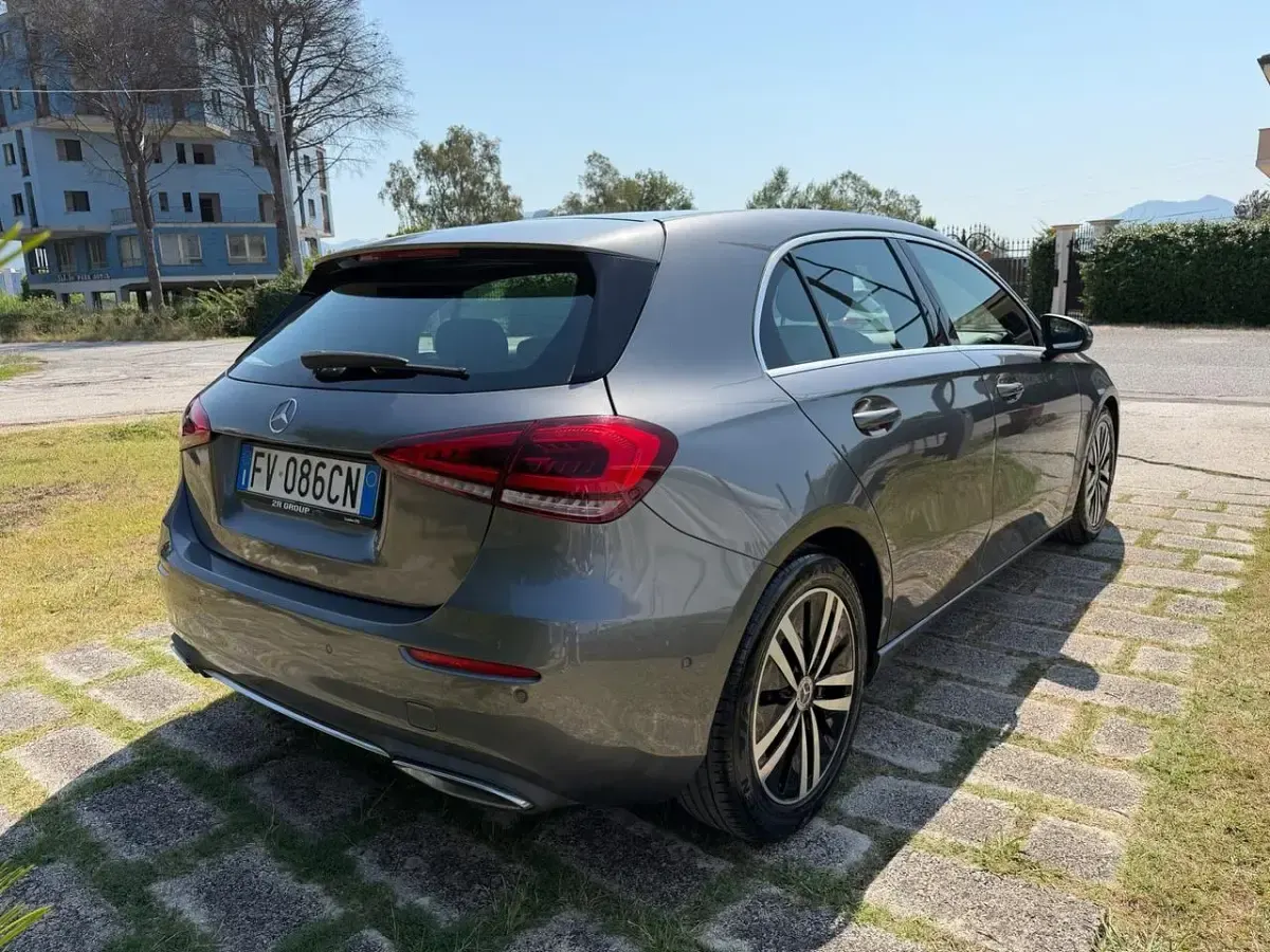 Usata Mercedes 180 115 CV (84 kW) 2019 Grigio Berlina