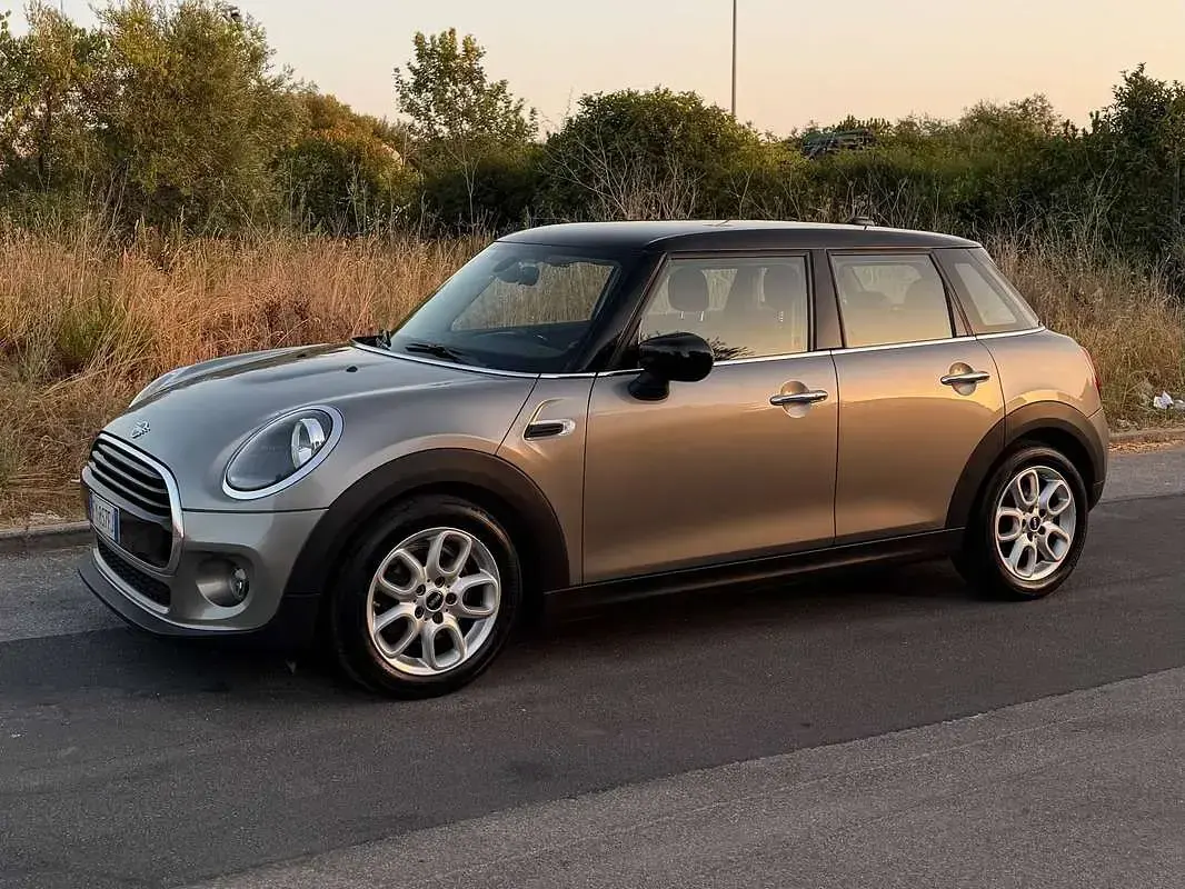 Usata Mini Cooper 136 CV (100 kW) 2019 Grigio Utilitaria