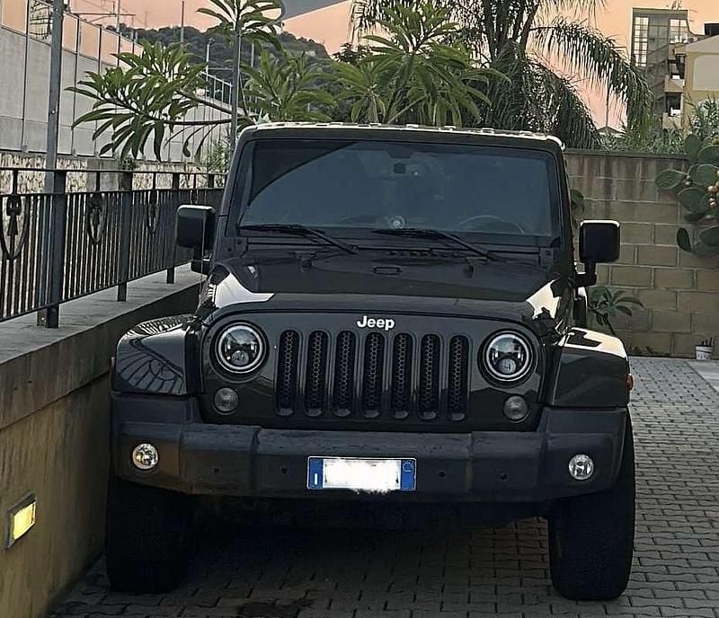Usata 2016 Jeep Wrangler Unlimited Sahara SUV | 32.000 € (Buon prezzo) - Immagine 1/4