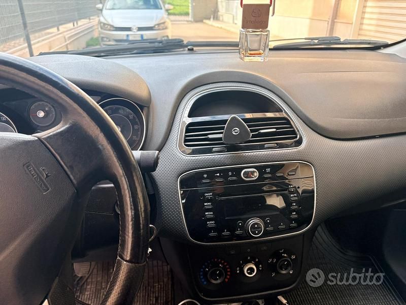 Usata Fiat Punto Evo Dynamic 95 CV (69 kW) 2009 Grigio Utilitaria