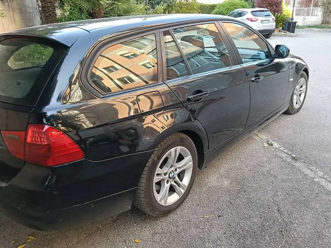 Usata BMW 320 Efficient Dynamics 177 CV (130 kW) 2009 Nero Station wagon