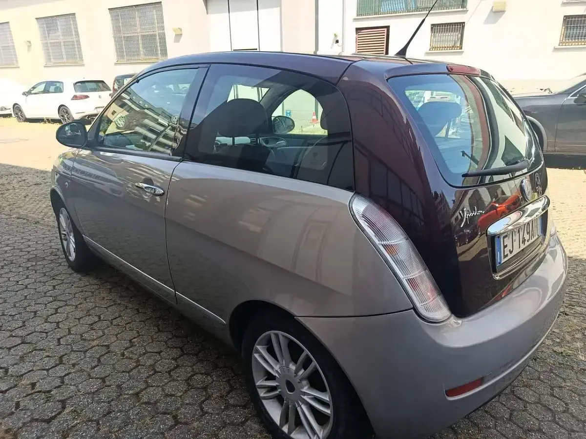 Usata Lancia Ypsilon Platinum 60 CV (44 kW) 2011 Bronzo Utilitaria