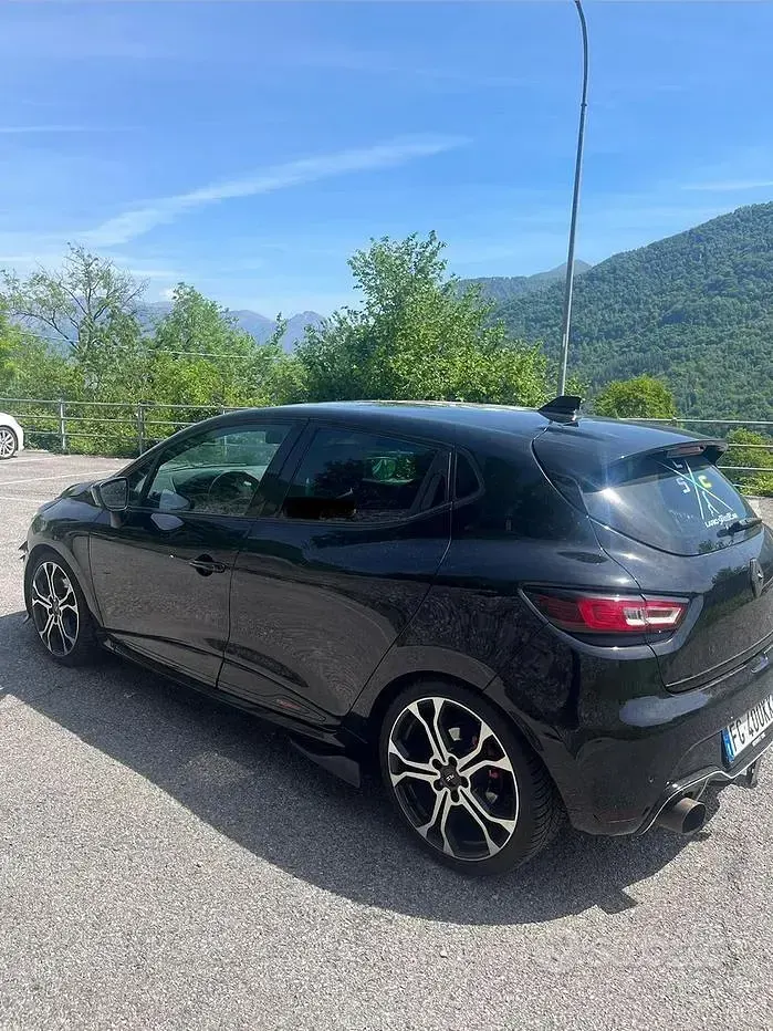 Usata Renault Clio IV Trophy 220 CV (161 kW) 2017 Nero Berlina