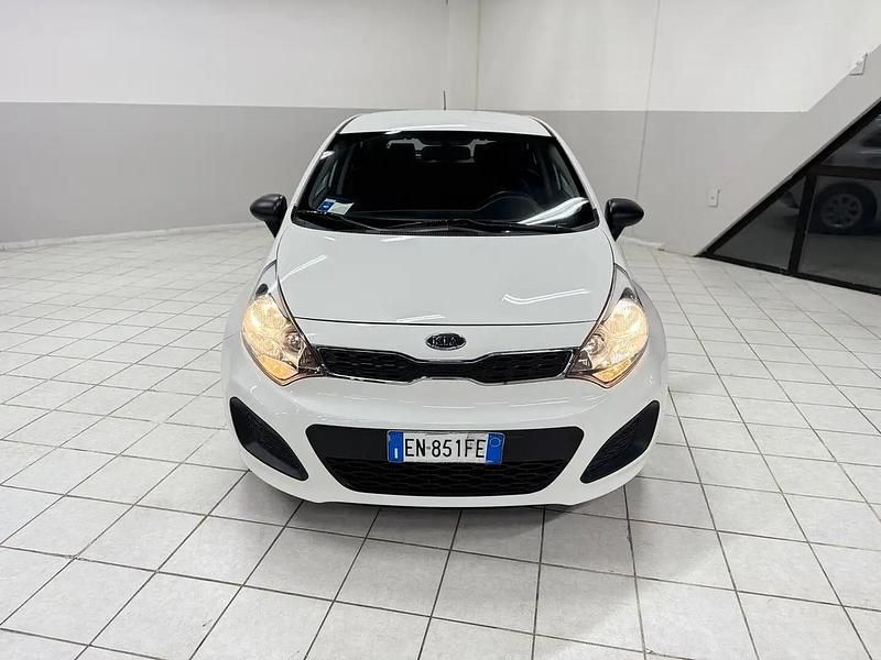 Usata Kia Rio EX 86 CV (63 kW) 2012 Bianco Berlina