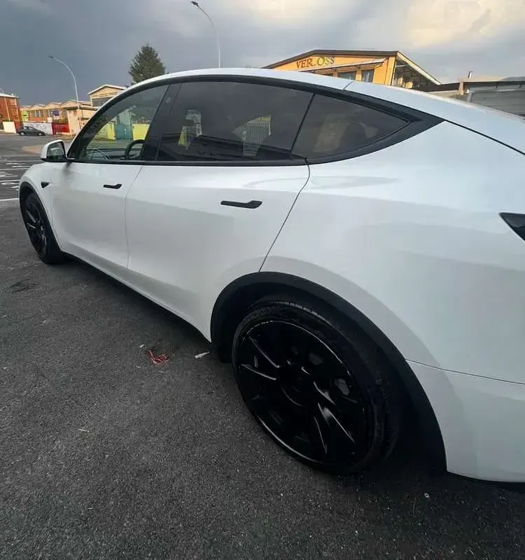 Usata Tesla Model Y 152 kW (208 CV) 2023 Bianco SUV