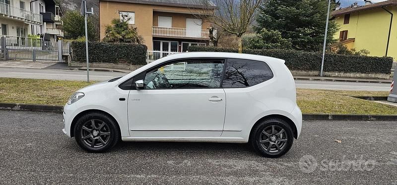 Usata VW up! 75 CV (55 kW) 2012 Bianco Utilitaria