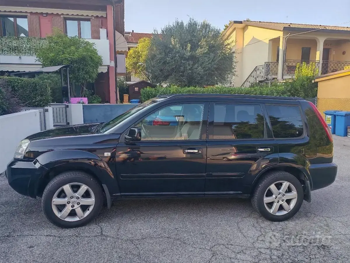 Usata Nissan X-Trail 136 CV (100 kW) 2007 Nero SUV