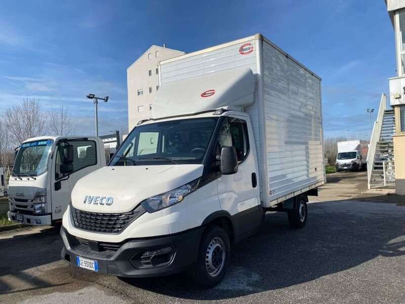 Bianco Usata 2021 Iveco Daily Furgone | 25.500 € (Buon prezzo) - Immagine 1/4