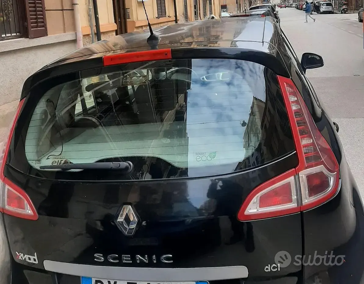 Usata Renault Scénic III 110 CV (80 kW) 2009 Nero Monovolume