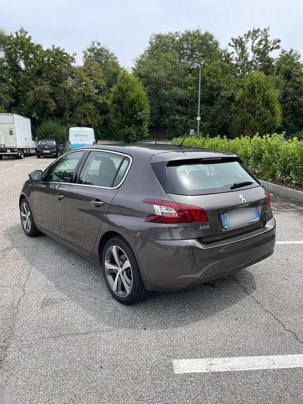 Usata Peugeot 308 Allure 131 CV (96 kW) 2015 Berlina