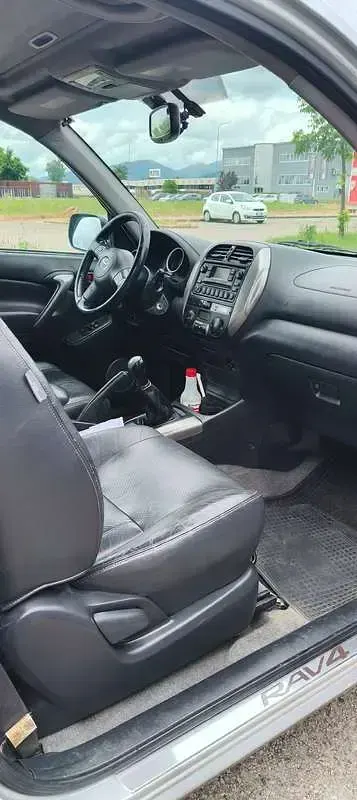 Usata Toyota RAV4 Sol 116 CV (85 kW) 2005 Argento SUV