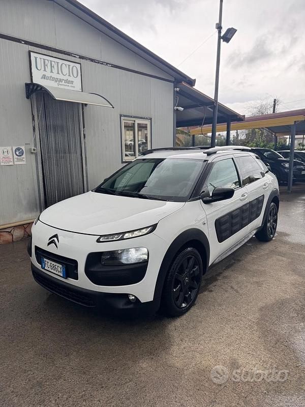 Usata Citroën C4 Cactus Shine 99 CV (72 kW) 2016 Bianco Utilitaria