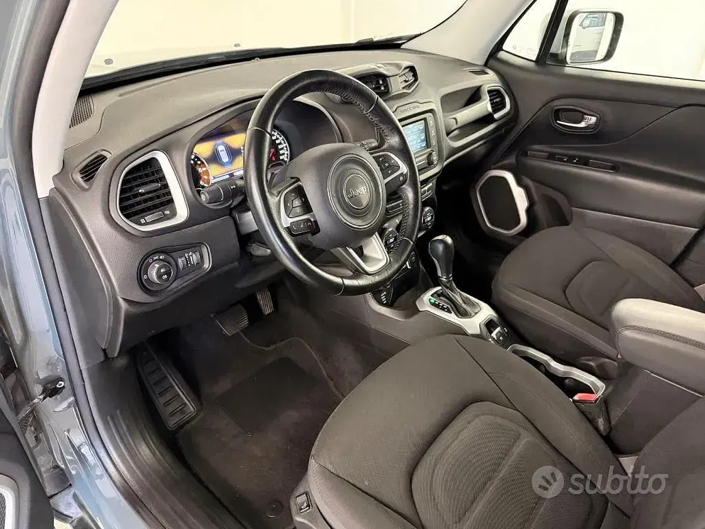 Usata Jeep Renegade Limited 140 CV (102 kW) 2016 Grigio SUV