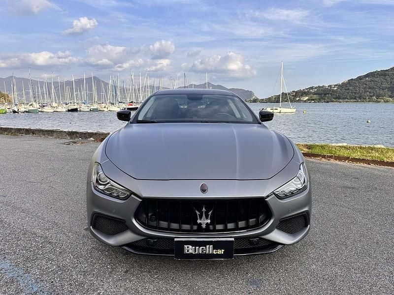 Usata Maserati Ghibli 250 CV (183 kW) 2017 Blu vittoria opaca Berlina