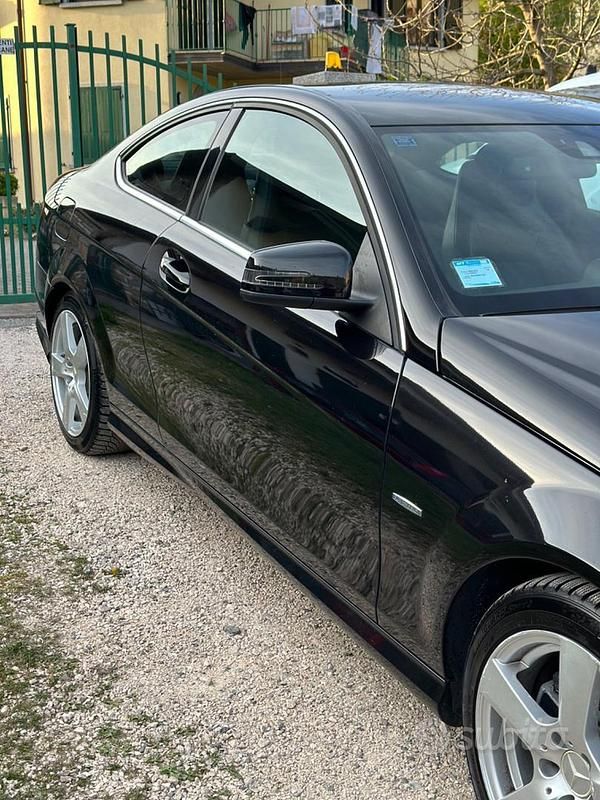 Usata Mercedes C220 Avantgarde 170 CV (125 kW) 2011 Nero Coupé