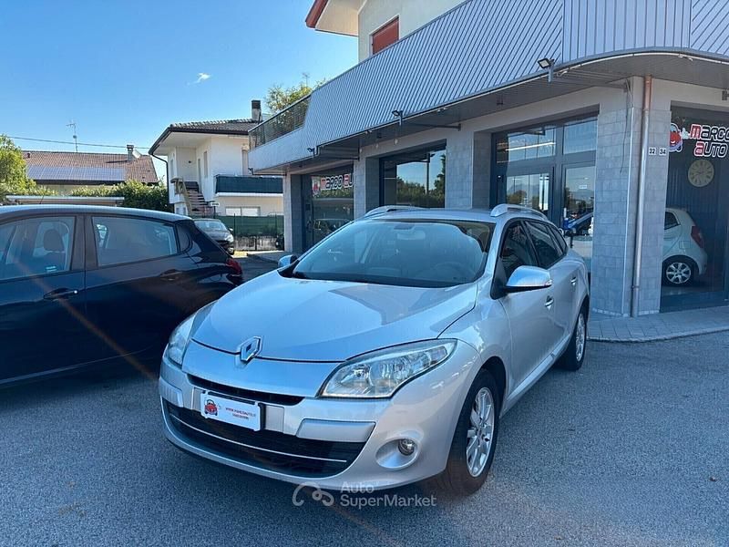 Grigio Usata 2010 Renault Mégane GrandTour Station wagon | 4900 € (Buon prezzo) - Immagine 1/4