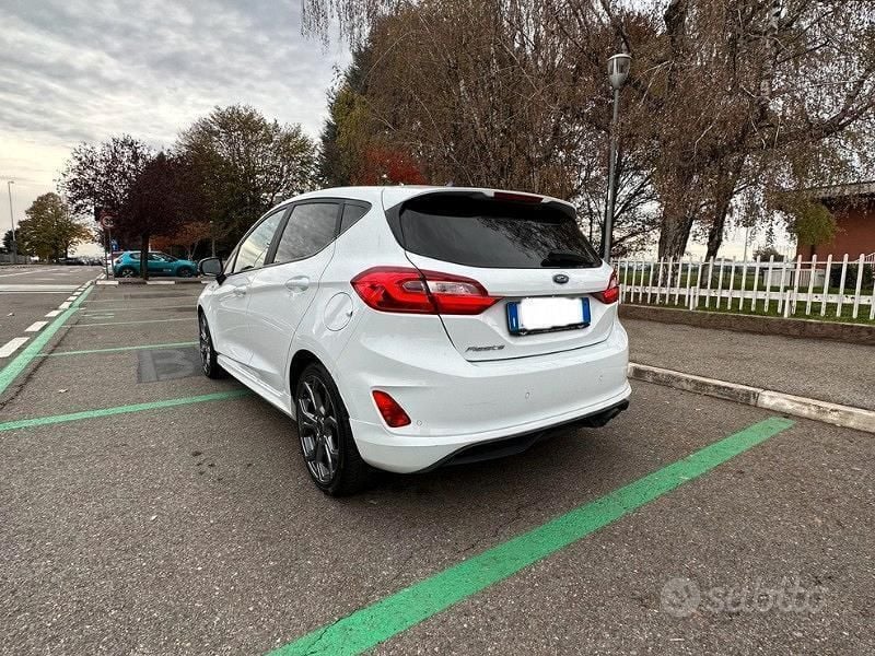 Usata Ford Fiesta ST-Line 86 CV (63 kW) 2019 Bianco Utilitaria