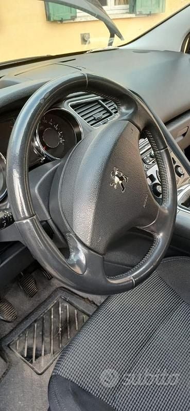 Usata Peugeot 5008 112 CV (82 kW) 2011 Blu Monovolume