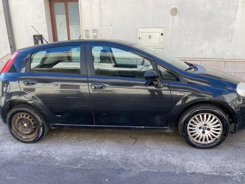 Usata Fiat Grande Punto 102 CV (75 kW) 2006 Utilitaria