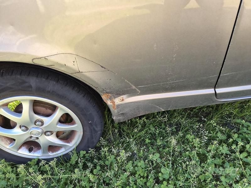 Usata Toyota Yaris 2005 Grigio Berlina