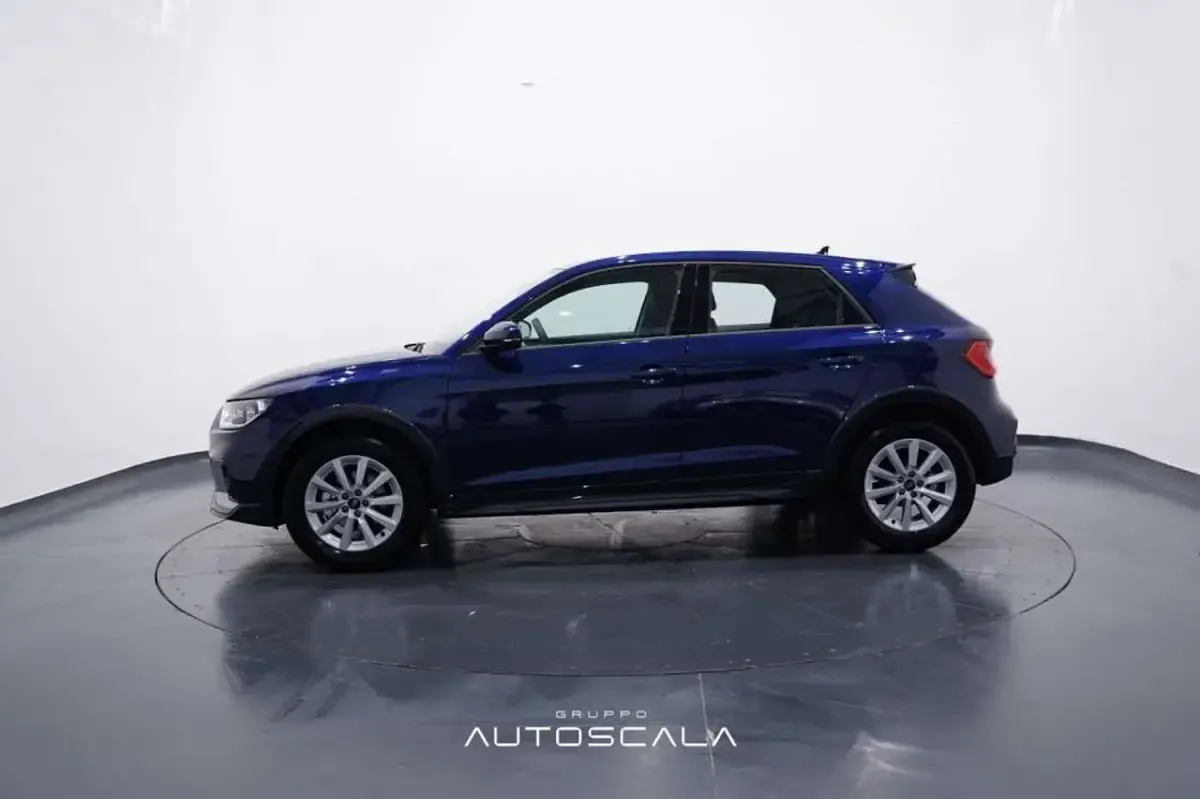 Nuova Audi A1 116 CV (85 kW) 2025 Blu navarra/tetto nero SUV