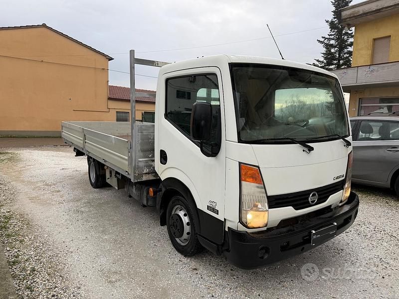 Usata Nissan Cabstar 150 CV (110 kW) 2008 Bianco Pick-up