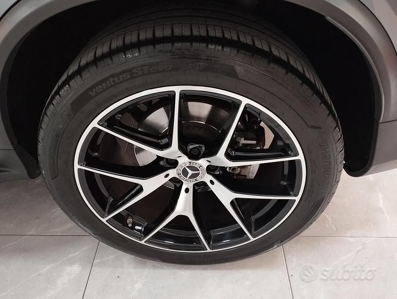 Usata Mercedes GLC220 Premium Plus 194 CV (142 kW) 2022 Grigio Station wagon