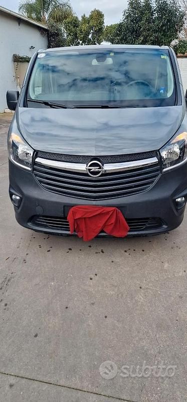 Usata Opel Vivaro 95 CV (69 kW) 2018 Giallo Monovolume