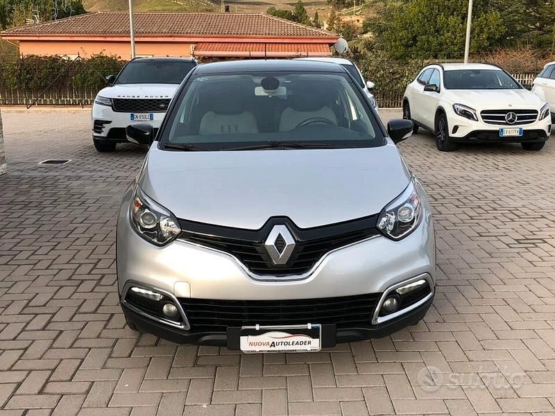 Usata Renault Captur 90 CV (66 kW) 2014 Grigio SUV
