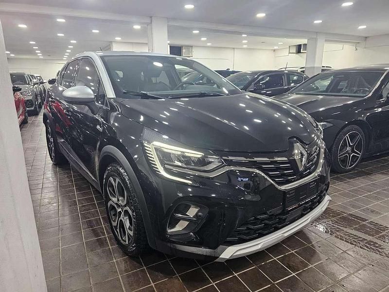 Usata Renault Captur Intens 101 CV (74 kW) 2022 Solid black metallizzato SUV