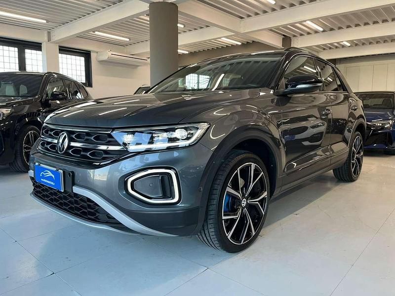 Usata VW T-Roc Style 150 CV (110 kW) 2022 Grigio metallizzato SUV