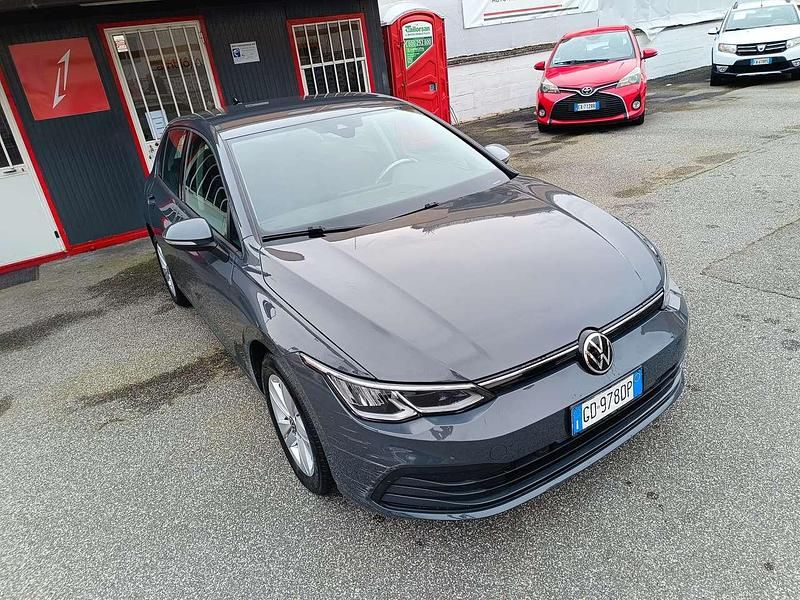 Usata VW Golf VIII Life 110 CV (80 kW) 2020 Grigio Berlina