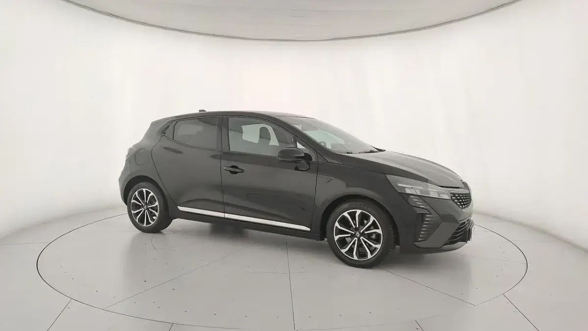 Usata Renault Clio Techno 90 CV (66 kW) 2025 Nero Utilitaria