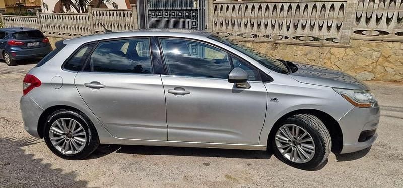 Usado Citroën C4 Exclusive 114 CV (83 kW) 2014 Plateado Berlina
