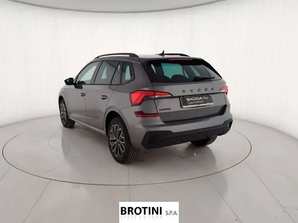Nuova Skoda Kamiq 116 CV (85 kW) 2026 Grigio metallizzato SUV