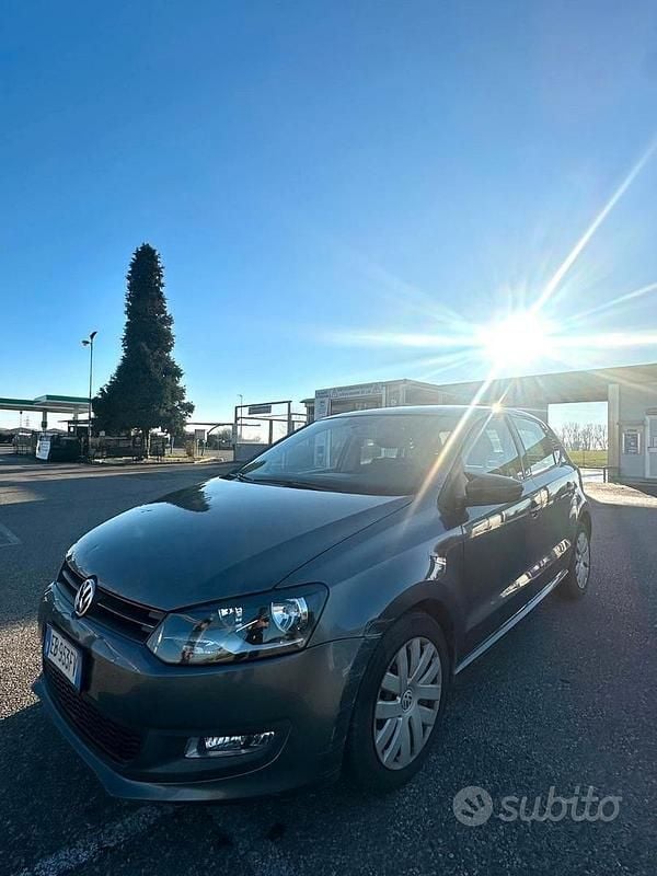 Usata VW Polo 90 CV (66 kW) 2010 Grigio Berlina