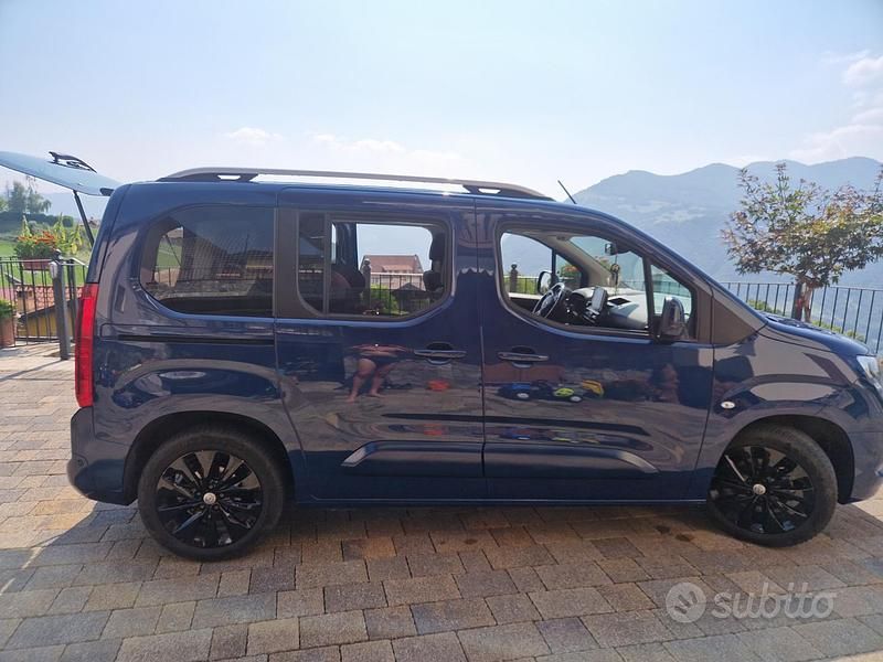 Usata Opel Combo 110 CV (80 kW) 2019 Blu Monovolume