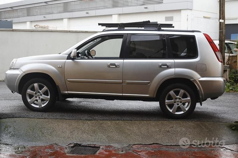 Usata Nissan X-Trail 136 CV (100 kW) 2006 Grigio SUV