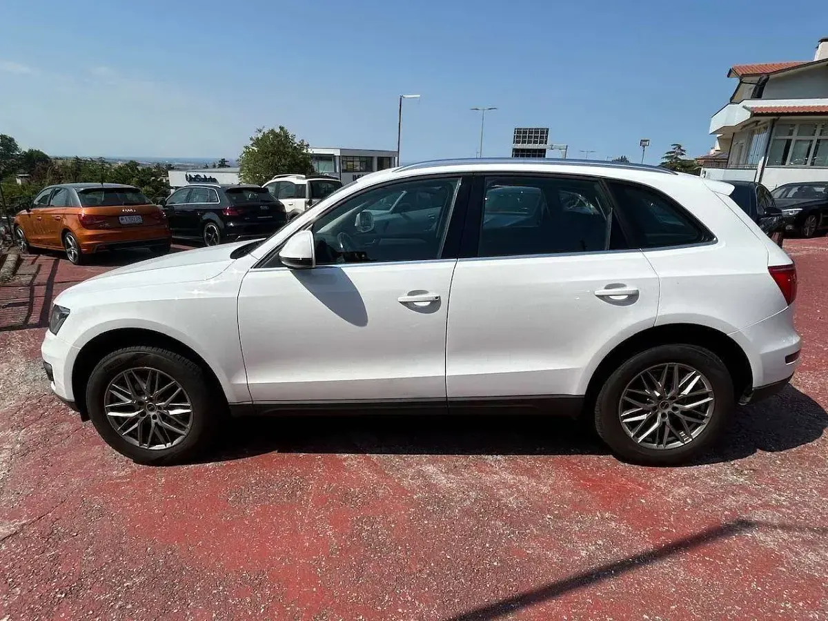 Usata Audi Q5 Advanced 143 CV (105 kW) 2011 Bianco SUV