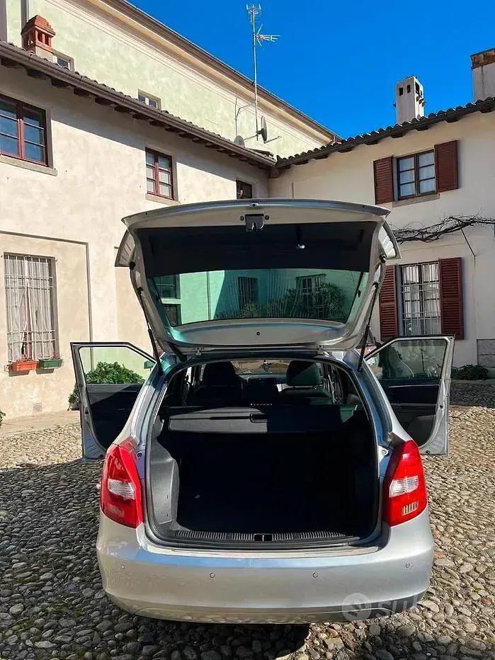 Usata Skoda Fabia 105 CV (77 kW) 2011 Bluazzurro Station wagon